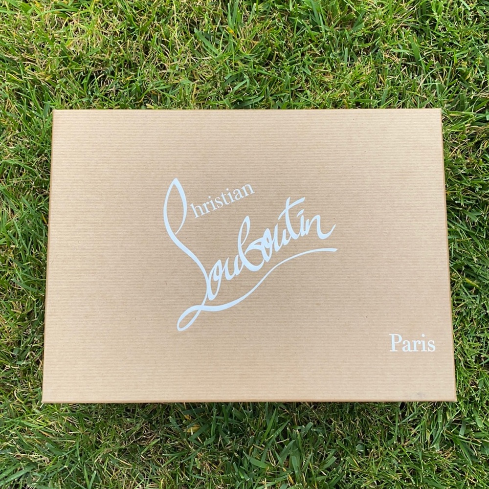 Christian Louboutin Nude/Tan Pumps
